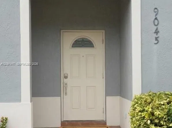 9045 SW 203rd Ter, Cutler Bay, FL 33189