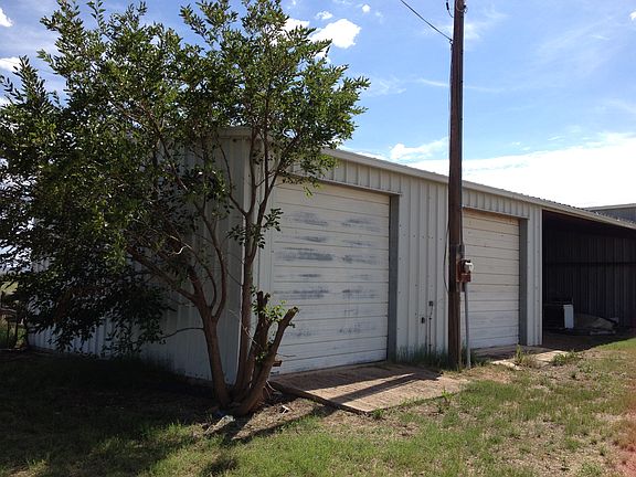 Workshop: 25-ft by 60-ft