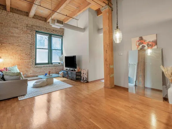 400 N 1st St APT 203, Minneapolis, MN 55401