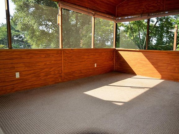 5th image of 7805 Berkshire Blvd