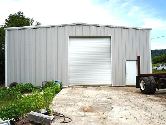 2nd image of 1610 Rocky Valley Rd
