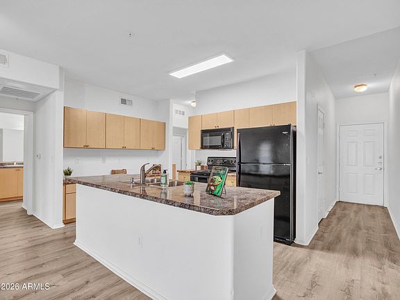 3rd image of 18416 N CAVE CREEK Road #1075