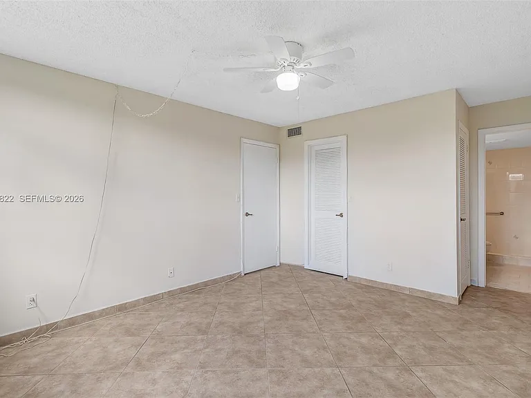 9820 S Hollybrook Lake Dr #106 — Photo 14