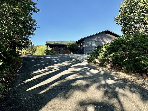 2nd image of 434 Wood Crest Dr