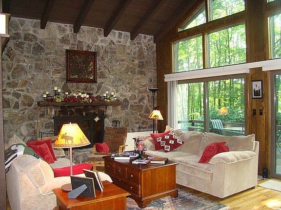 LR with fireplace