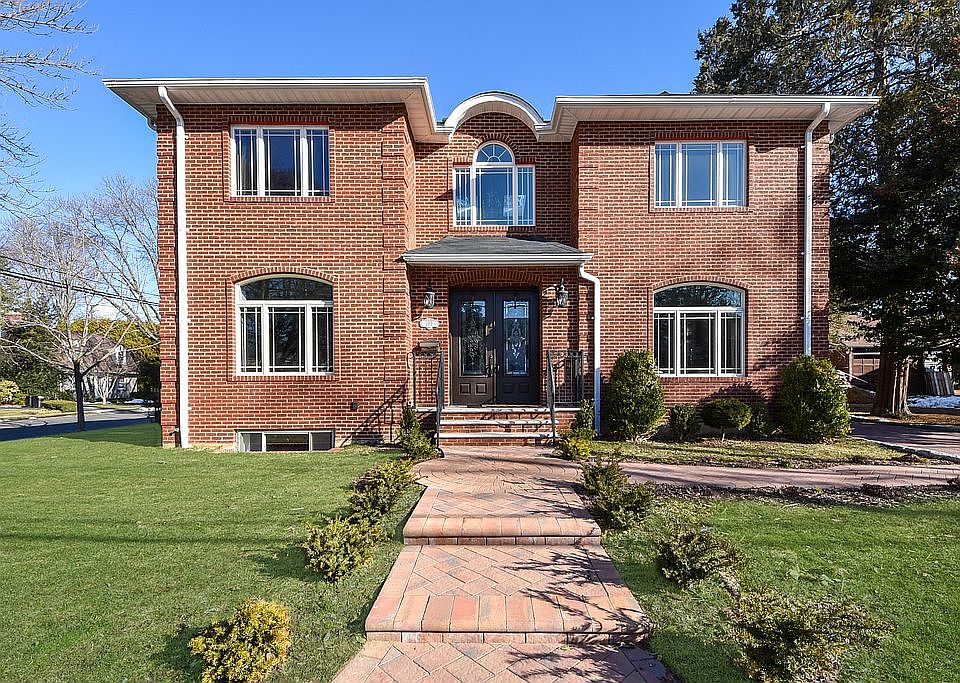 197 Glenmore St, East Williston, NY 11596 MLS 3147338 Zillow