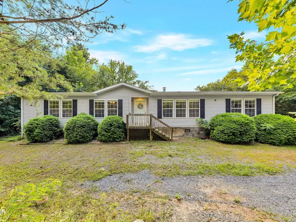1207 Wright Rd, Newport, TN 37821