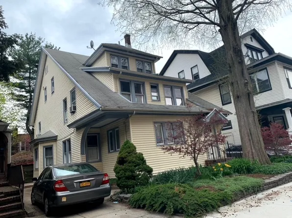 642 East 26th Street PVT image 1 of 31