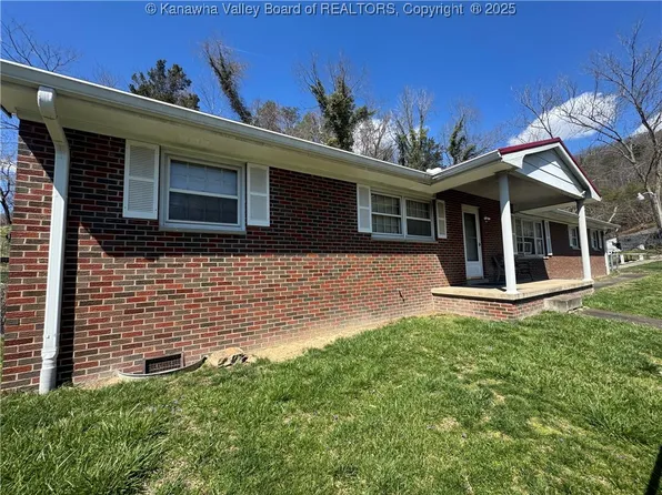 407 Seneca Dr, Charleston, WV 25302