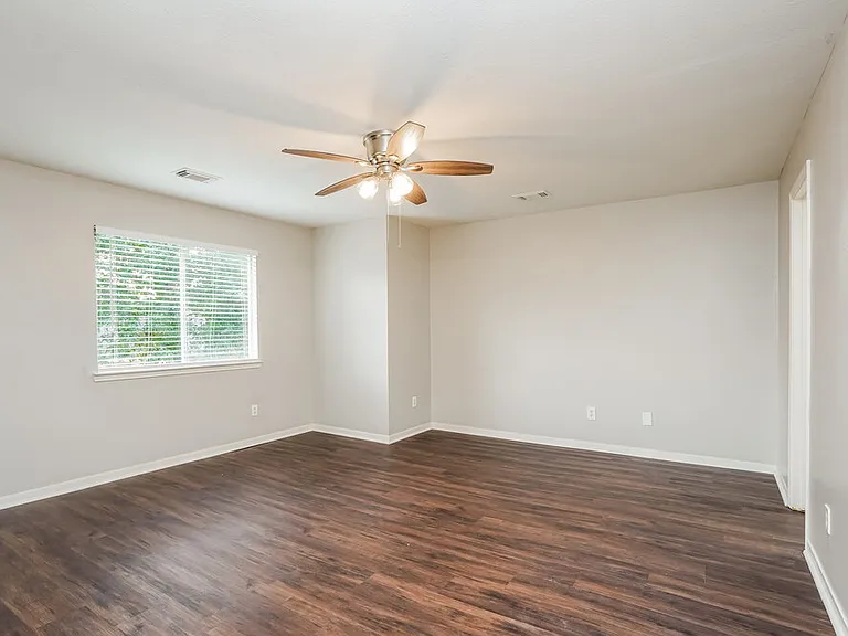 3315 Maymist Dr — Photo 13