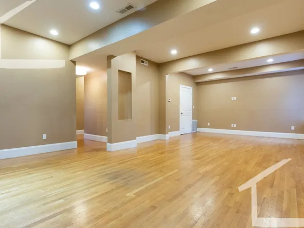 1590 Beacon St #3C, Brookline, MA 02446