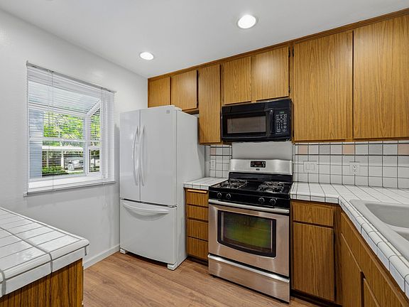 5th image of 700 E Lake Dr Unit 94