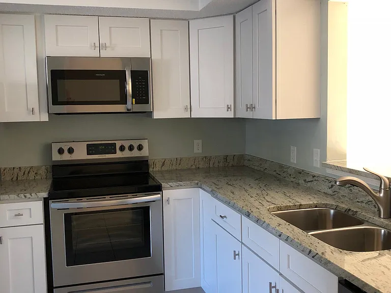 4 Jasmine Pl — Photo 5