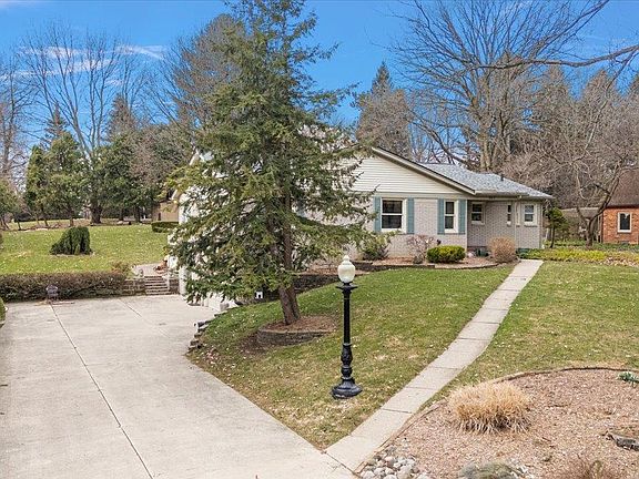 3rd image of 847 Leinster Rd