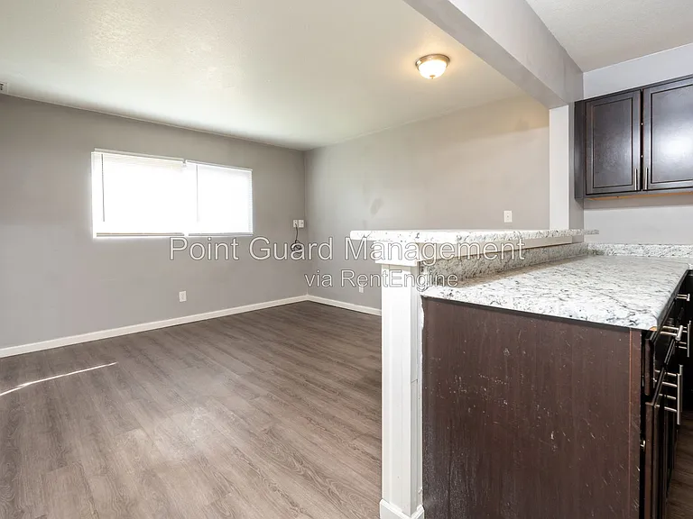 2110 E 16th St N #101 — Photo 7