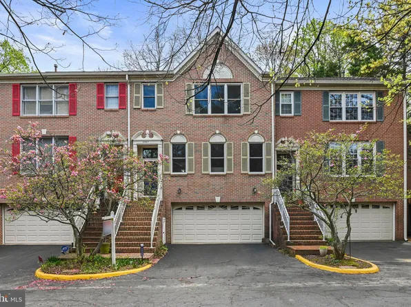 2907 Oakton Crest Pl, Vienna, VA 22181