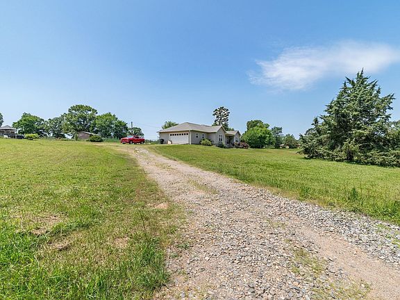 3rd image of 127 Mountain Meadow Rd