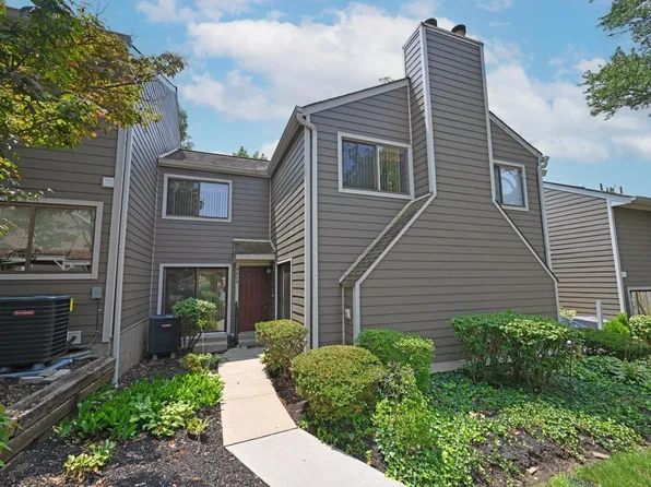 9809 Timbers Dr, Cincinnati, OH 45242