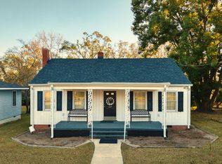 127 W Stuart Ave, Lyons, GA 30436