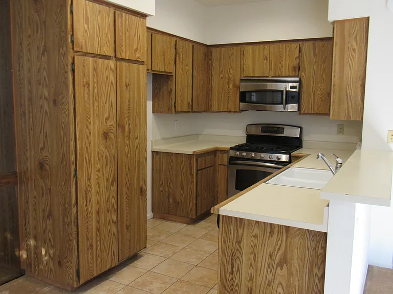 4820 Penrose Ave — Photo 5