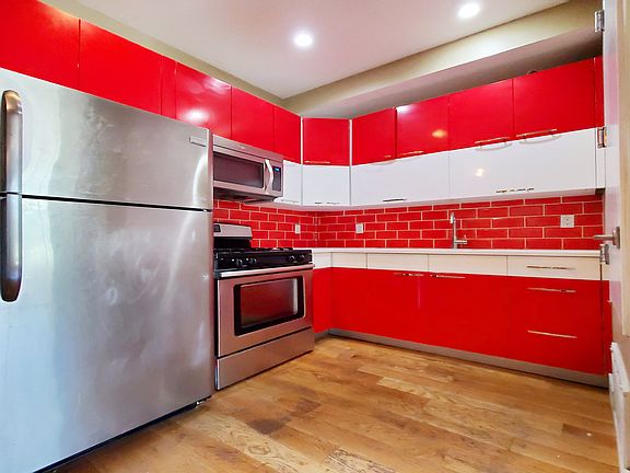 4th image of 277 Halsey St APT 2F