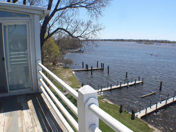 221 Riverfront St APT 3, Spring Lake, MI 49456