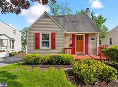 909 Old Lancaster Rd, Berwyn, PA, 19312