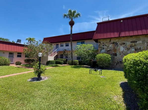 12019 W Greenway Dr #203, Royal Palm Beach, FL 33411