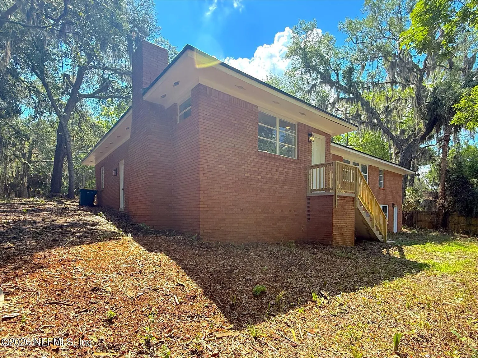 3 bed, 3.0 bath, 2026 sqft, $2,090 — Photo 3