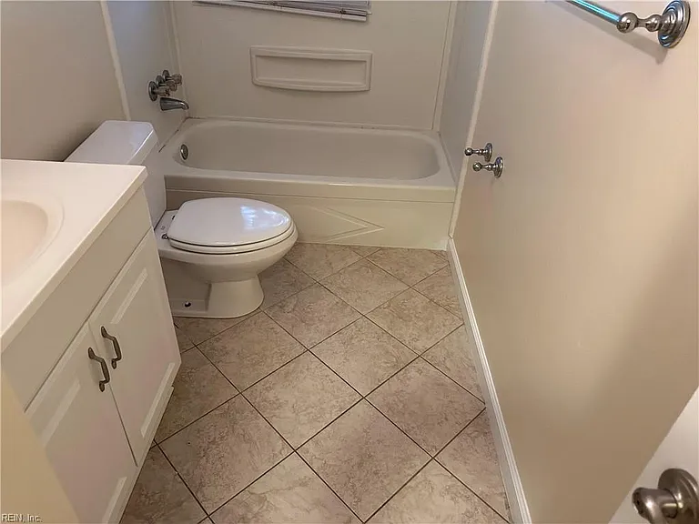 940 Redwood Cir — Photo 21