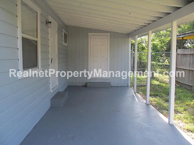 3 bed, 950 sqft, $1,795 — Photo 2