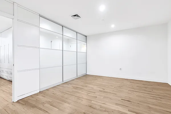 Sold by Bond New York | media 6
