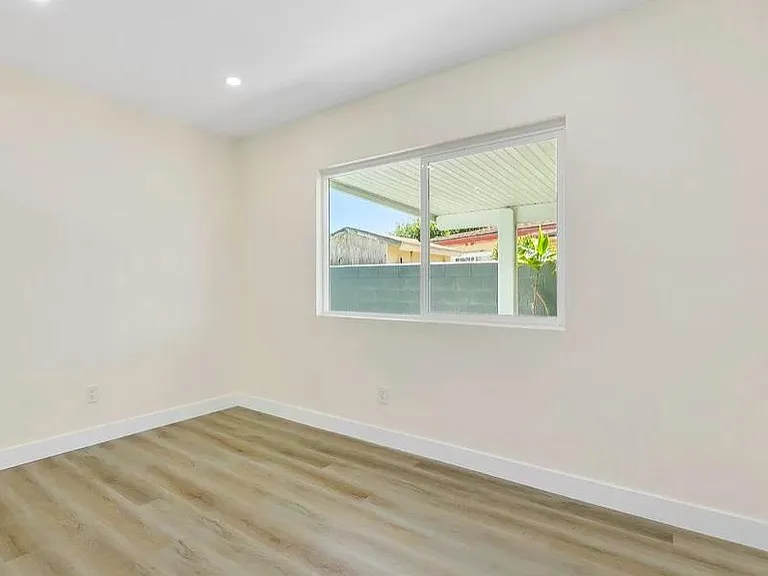 838 Madison Ave — Photo 10