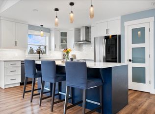 215 Portovista Dr, Halifax, NS B3V 1P4