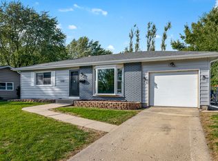 1308 Royal Blvd, Elgin, IL 60123