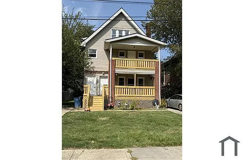1174 W 8th St Photo 1