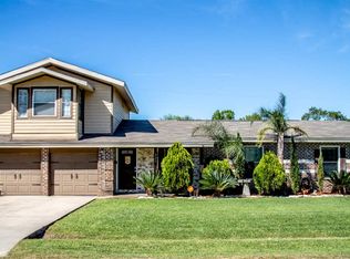 300 S Clover St, Bridge City, TX 77611