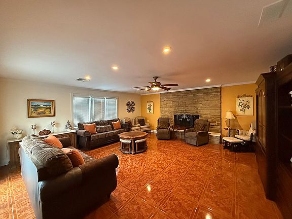 4th image of 52 Silverwhite Rd