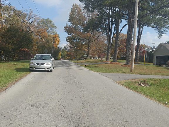 4th image of 2912 W Woodbine Dr