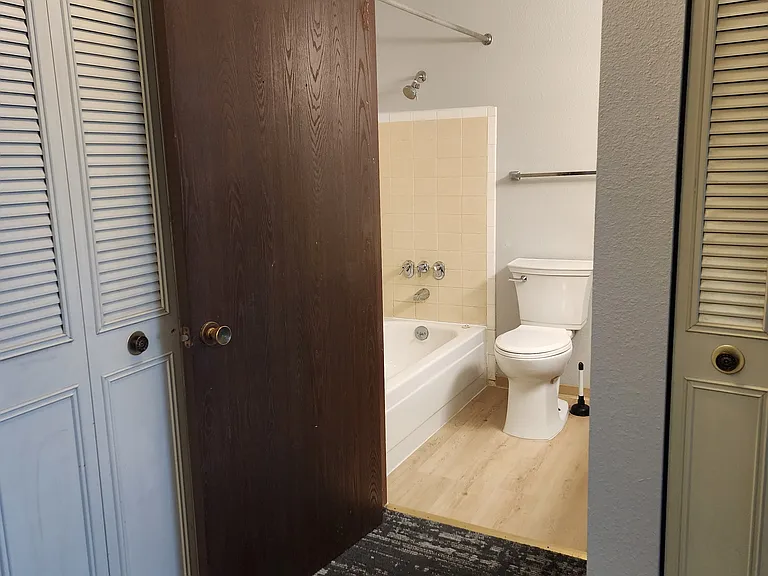 200 E 2nd St #220 — Photo 5