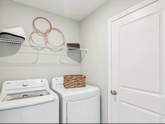 5th image of 626 Cedar Elm Ct