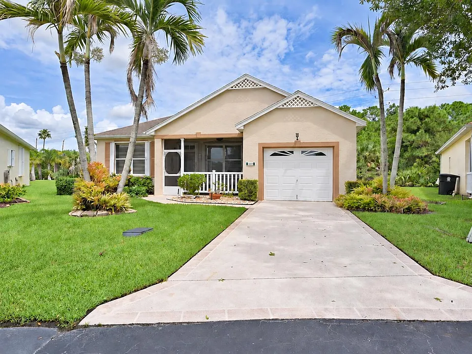 545 NW Portofino Ln