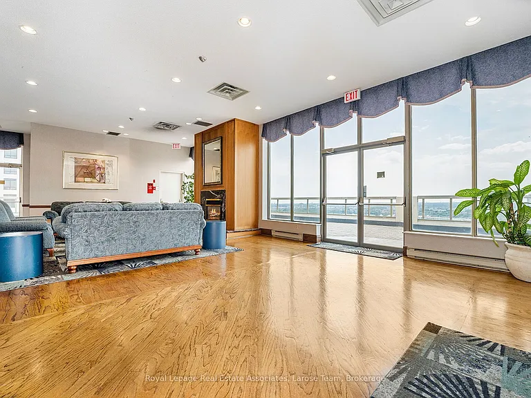 55 Elm Dr W #Penthouse 02 — Photo 38