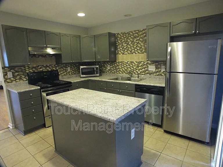 2235 Cigar Ct — Photo 2