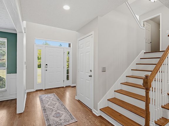 4th image of 106 Paige Park Ln