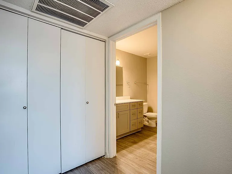 Sterling Point Apartment Homes — Photo 68
