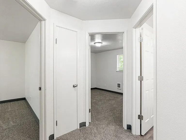 Erin Court — Photo 19