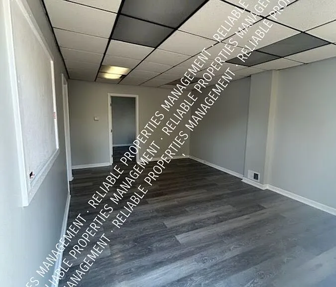 910 Broadway — Photo 13