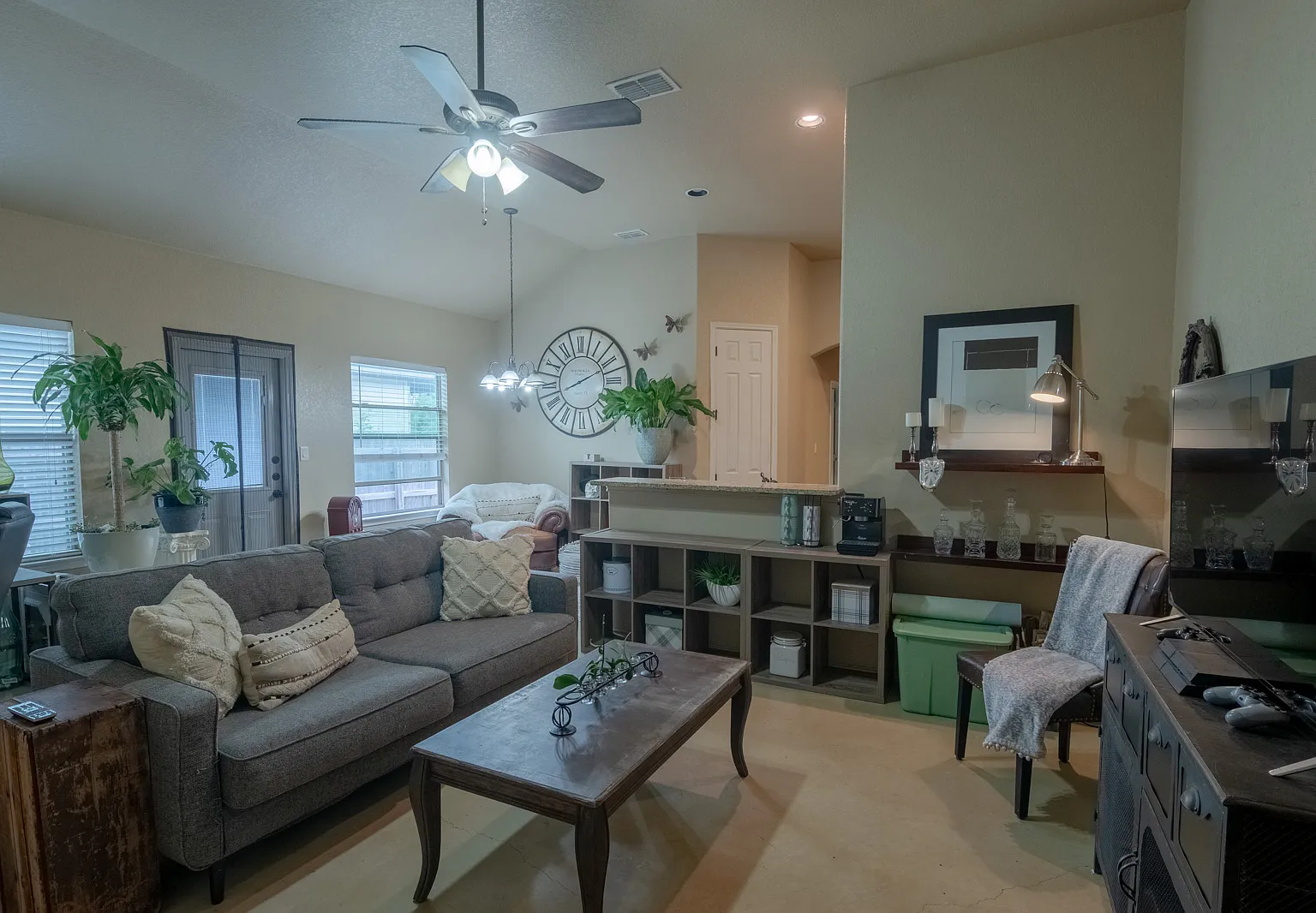 3 bed, 1235 sqft, $1,600 — Photo 2