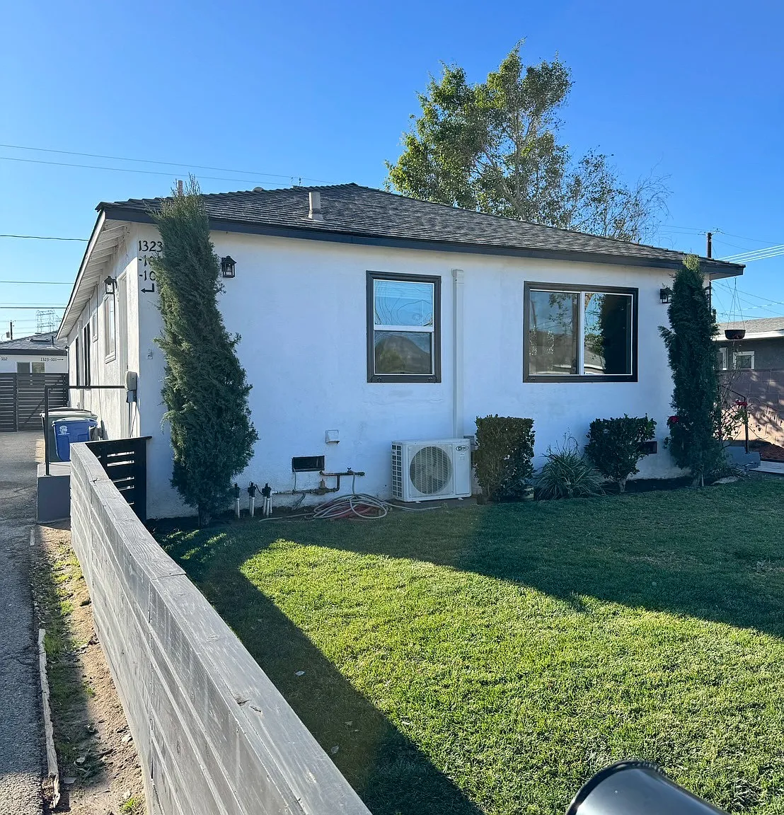 2 bed, 891 sqft, $3,200 — Photo 3